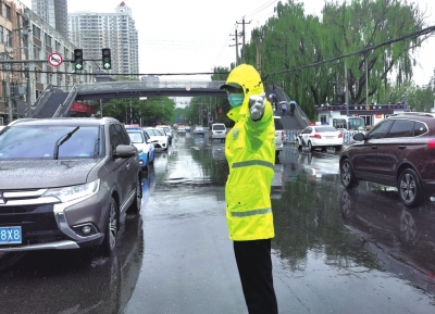 雨情急！多部門聯(lián)動疏通保暢