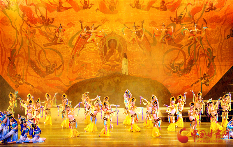 8月8日晚，《絲路花雨》《大夢(mèng)敦煌》首次同臺(tái)亮相蘭州