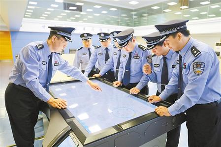 致敬！人民警察
