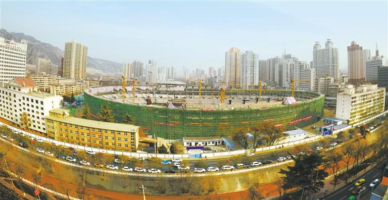 蘭州市七里河體育場(chǎng)主體封頂，預(yù)計(jì)明年7月交付使用