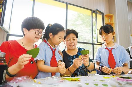 蘭州新區(qū)推進(jìn)“雙減”政策落地非寄宿制中小學(xué)不得在校內(nèi)設(shè)置食品小賣(mài)部、超市