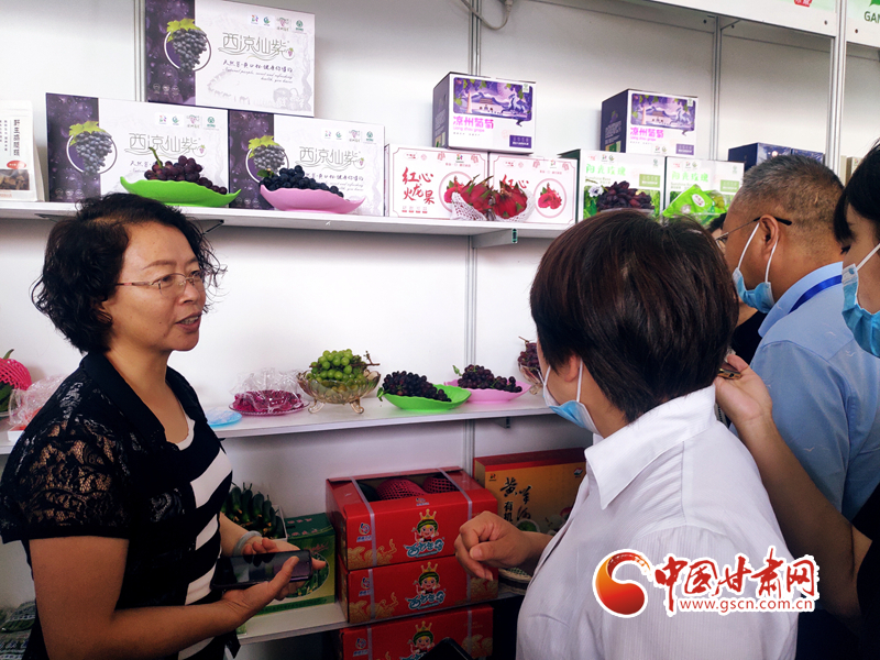勞動(dòng)者入職時(shí)要交保證金？法院：用人單位全額退還