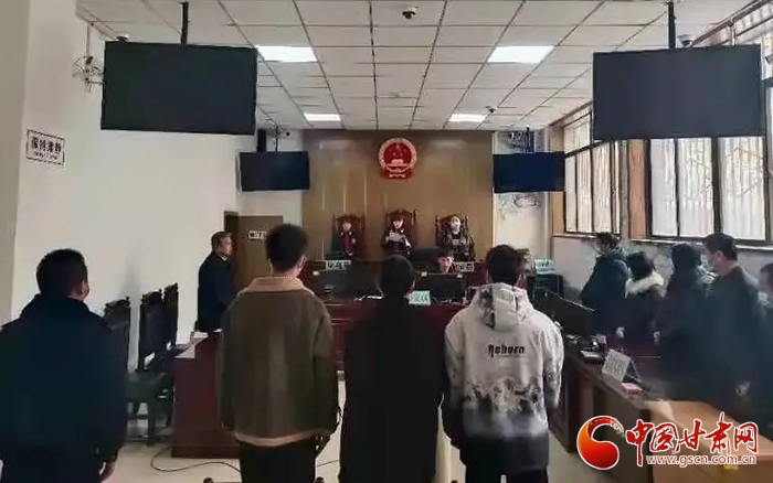 依法帶娃！甘肅省平?jīng)鍪邪l(fā)出首份《家庭教育令》