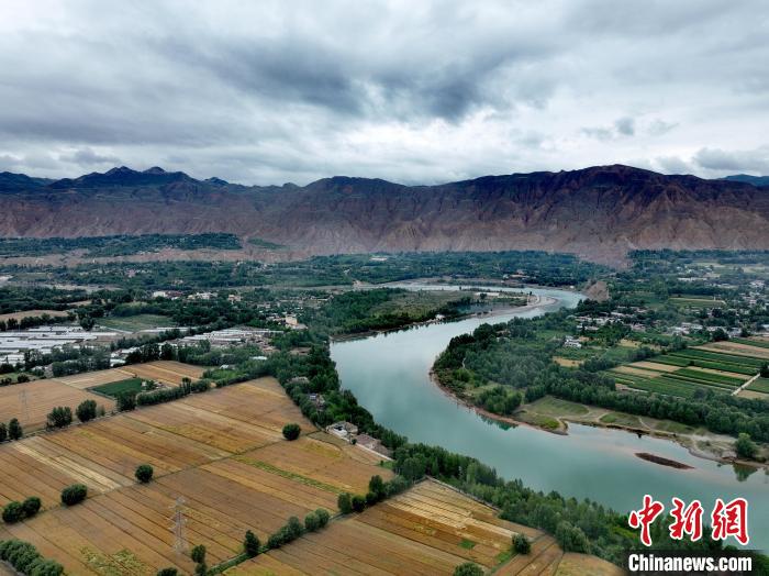 圖為黃河岸畔景色。(資料圖) 李玉峰 攝