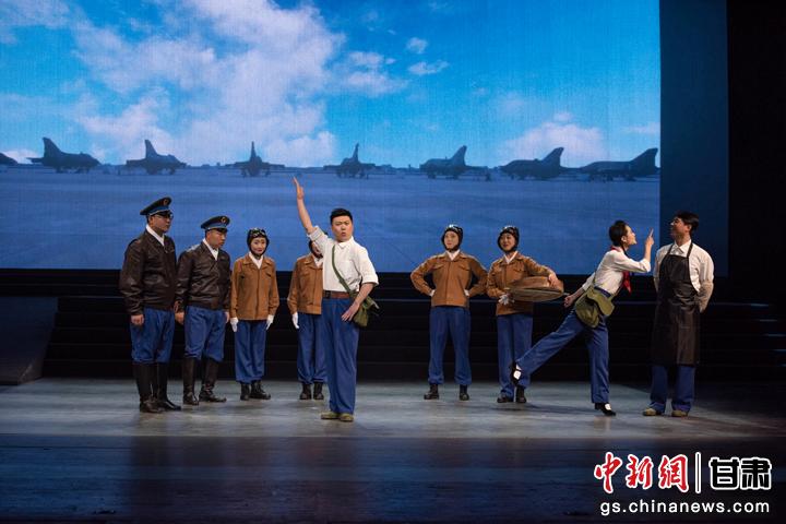 圖為甘肅原創(chuàng)音樂劇《風(fēng)花雪月》演出劇照。(資料圖)潘禹辰 攝