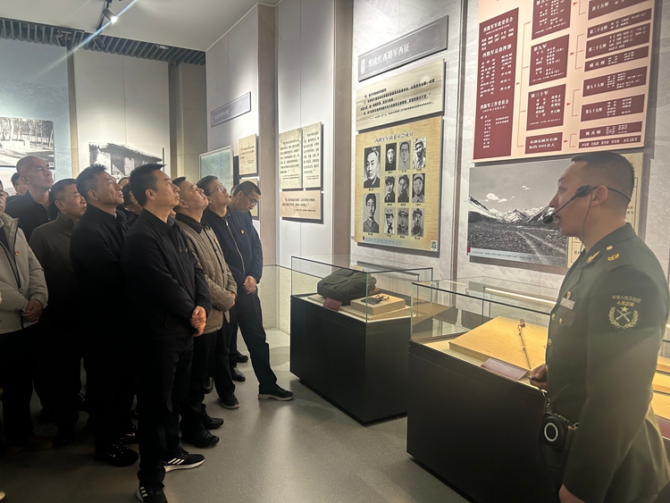 1763454044577280.jpg 酒鋼全體紀(jì)檢監(jiān)察干部赴中國工農(nóng)紅軍西路軍紀(jì)念館開展紅色尋訪活動.jpg